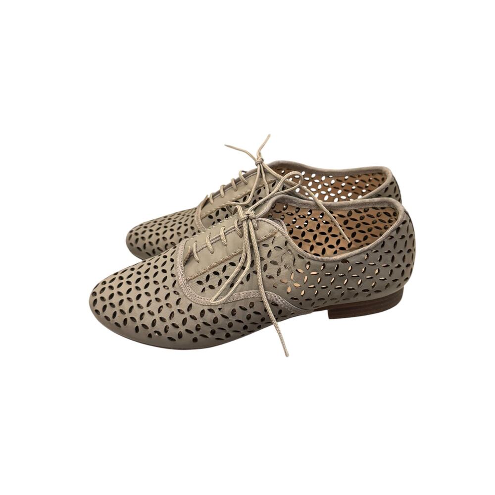 New Pour La Victoire Mirage Gray Laser Cut Leather Oxford Flats Size 6.5M - Picture 2 of 7